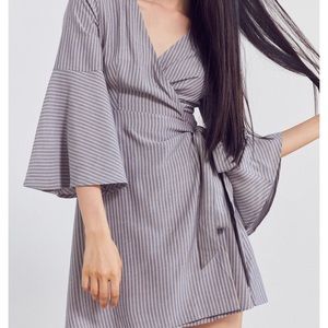 Striped dress bellflower sleeves